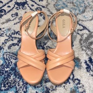 NWOT G.I.l.I Apricot Danna Wedges size 9M